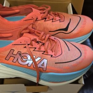 Hoka Mach x2